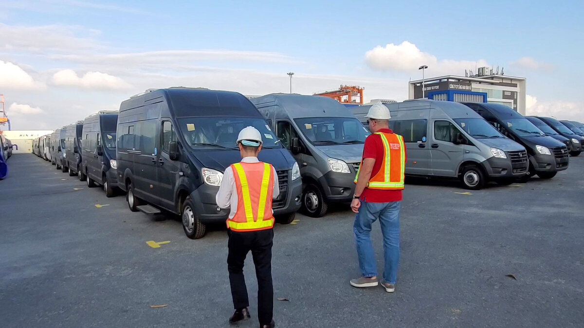 Партия автомобилей ГАЗ в порту Вьетнама, январь 2020