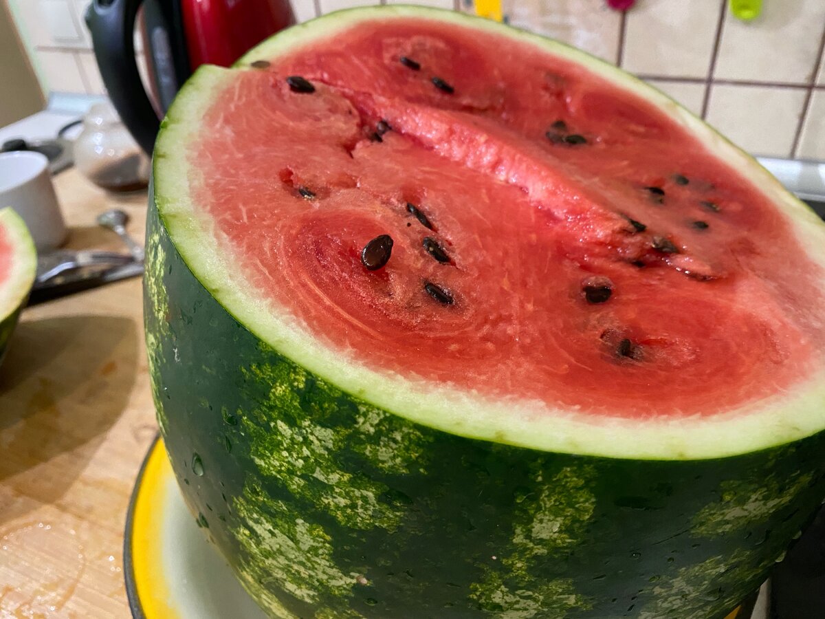 Арбуз в разрезе