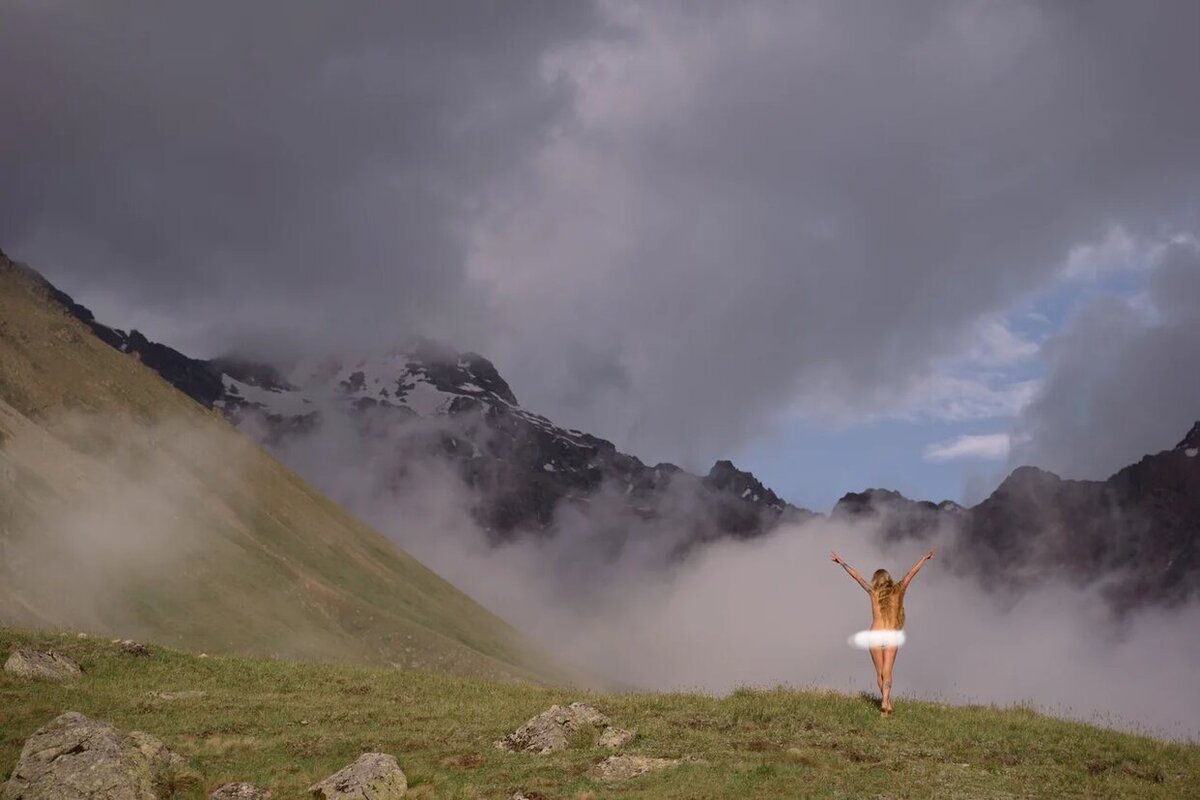 Среди вершин Кавказа