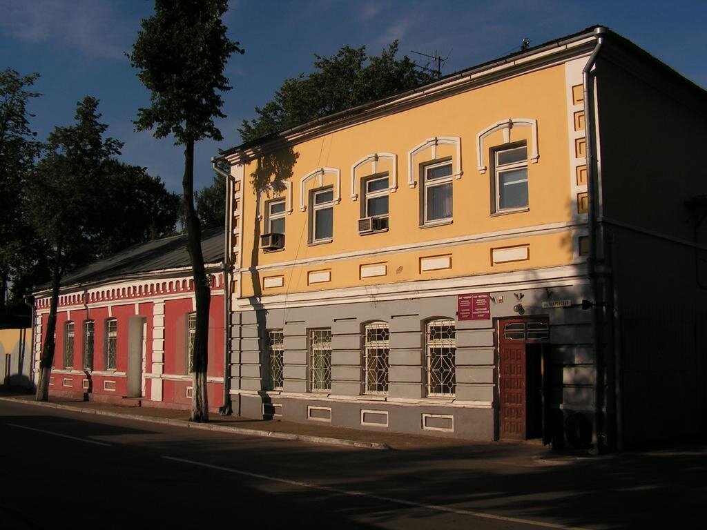 Маслобойный завод в Витебске. Лишь на год отец уезжал в г. Орел, где, работая управляющим, произвел реконструкцию маслозавода №33 (бывшие заводы братьев Тиссовых и братьев Калашниковых)