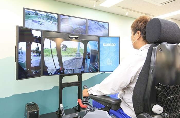 Kobelco Construction Machinery и Leica Geosystems создают автономную строительную площадку