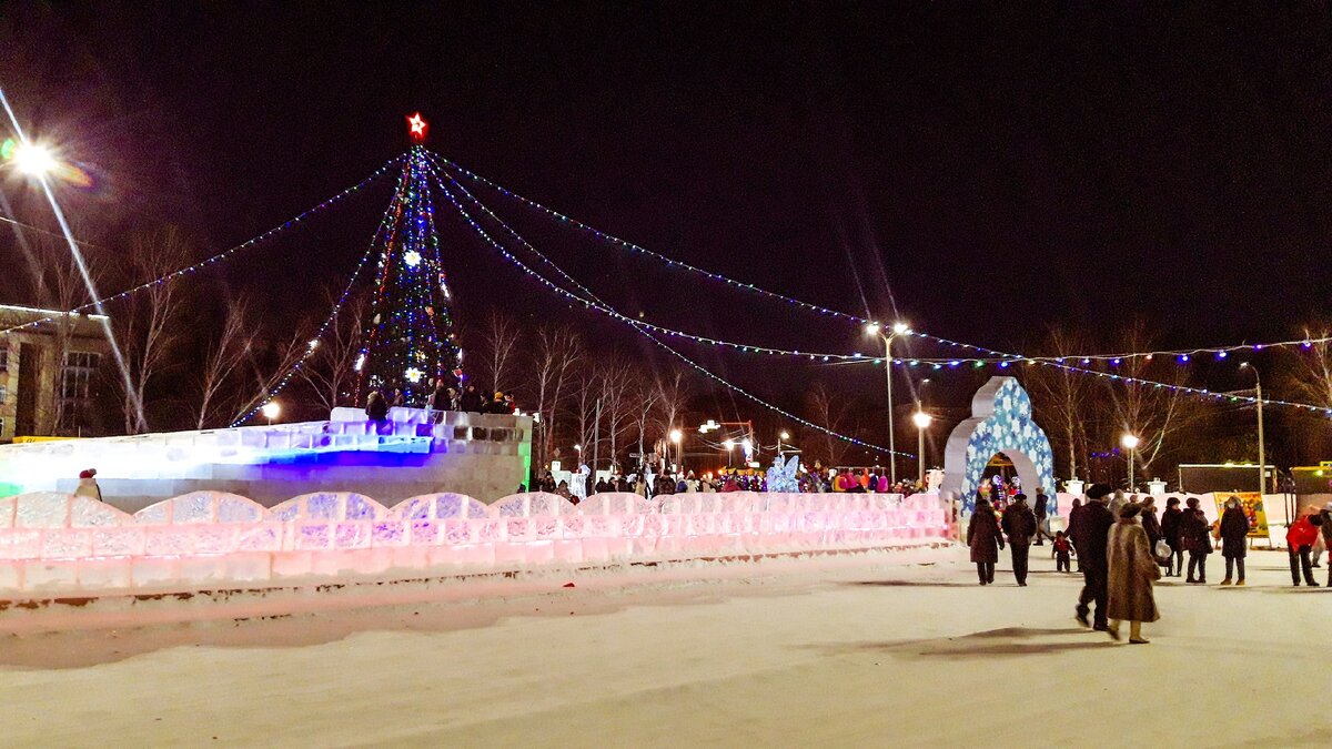 Ледовый городок в Стерлитамаке. Авторское фото.