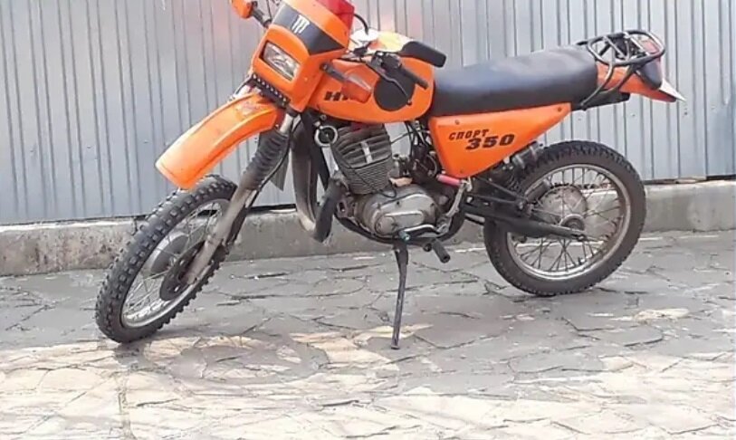 Мотоцикл и сейчас вид имеет, что называется.