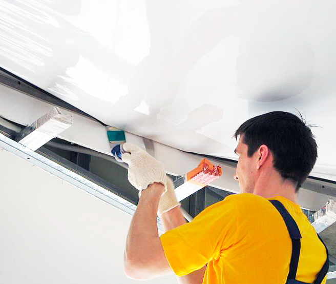 приспособление для снятия натяжного потолка. переделка подвесного потолка. можно ли перетянуть натяжной потолок. демонтаж натяжного потолка. демонтаж полотна натяжного потолка.