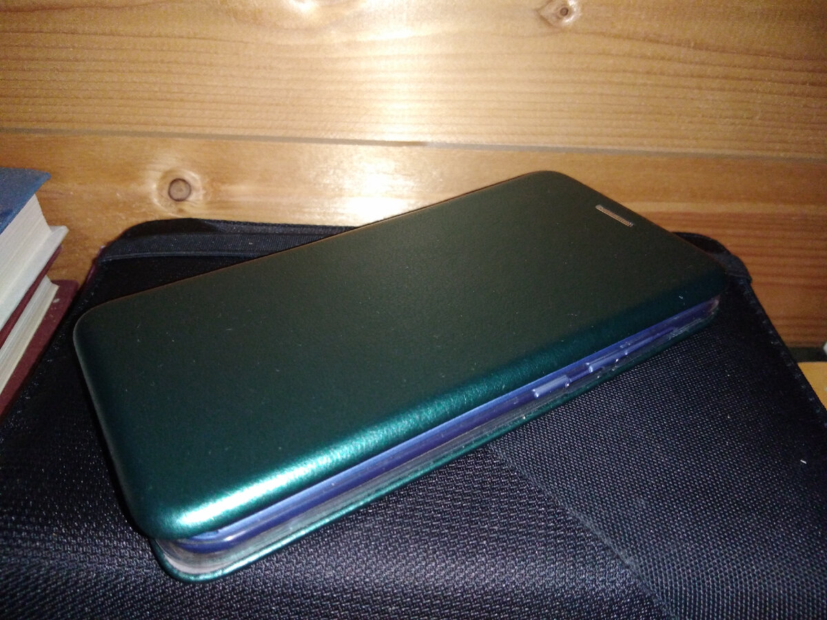 Чехол тоже с трудом нашли.