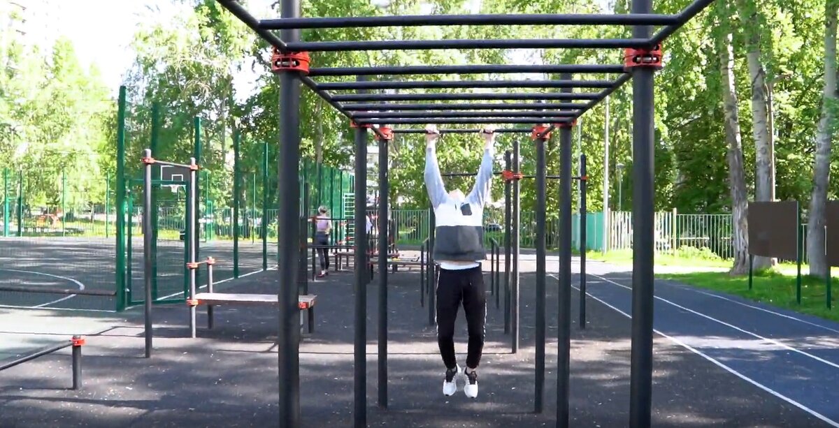 Первая задача - регулярные занятия спортом на свежем воздухе