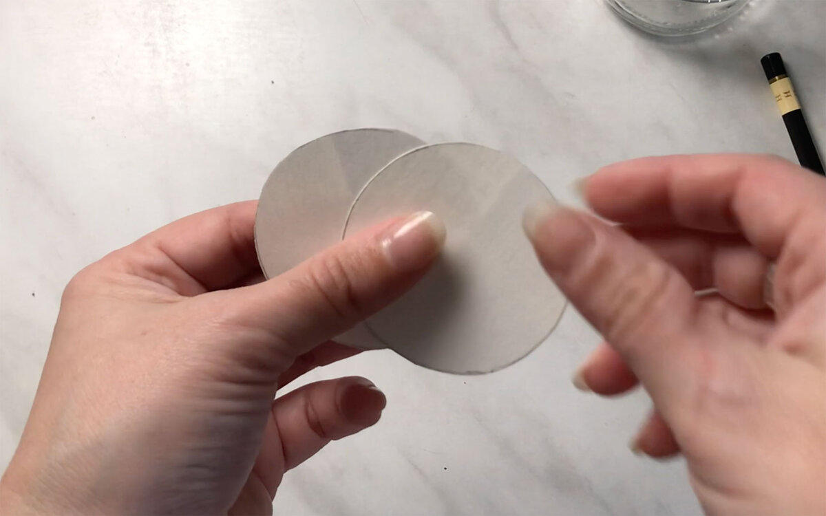 Две картонные детали