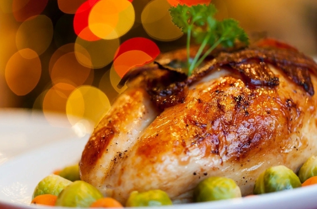 Индейца, жаренная, подача на стол