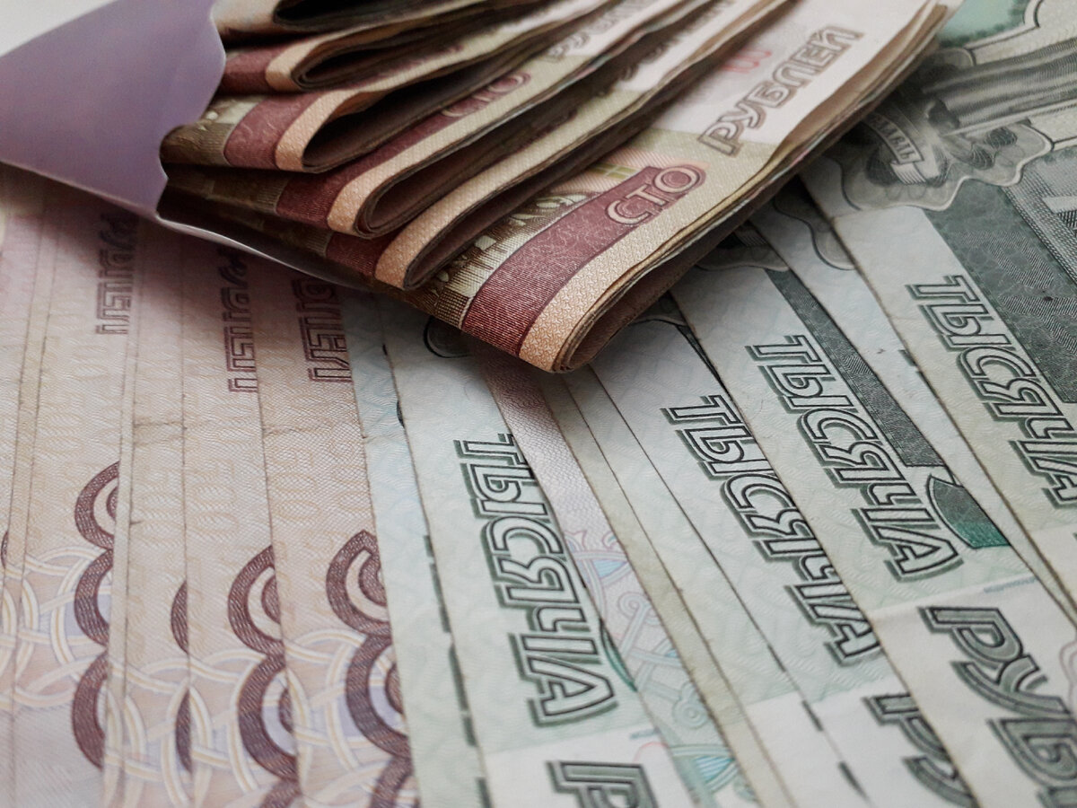 Никто не будет вам платить пособие по безработице вечно. Откажитесь 2 раза от предложенной работы, вам помашут ручкой.