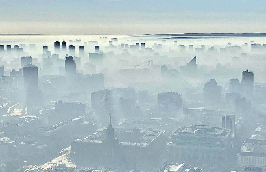 Отдых губернатора Куйвашева не прервали ни двухнедельный екатеринбургский смог от пожаров на торфяниках, ни растущие показатели смертности от коронавируса. Фото: Дмитрий Жуков/ТАСС