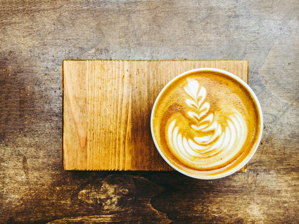 Капучино не такой крепкий, как эспрессо.