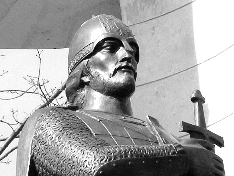 Памятник Александру Невскому. Ярославская область.