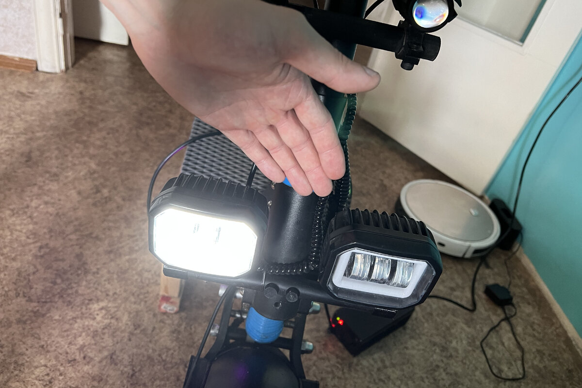 Фара не работает.