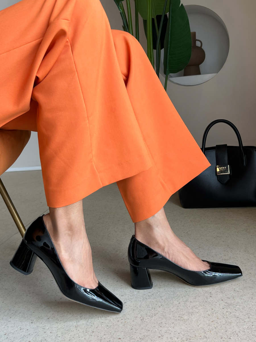 How to wear: с чем носить туфли на широком каблуке