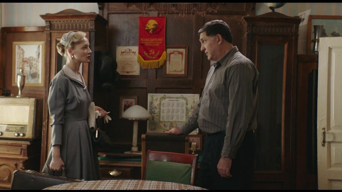 Екатерина Вилкова в роли Анны и Сергей Пускепалис в роли Проскурина. Кадр из сериала