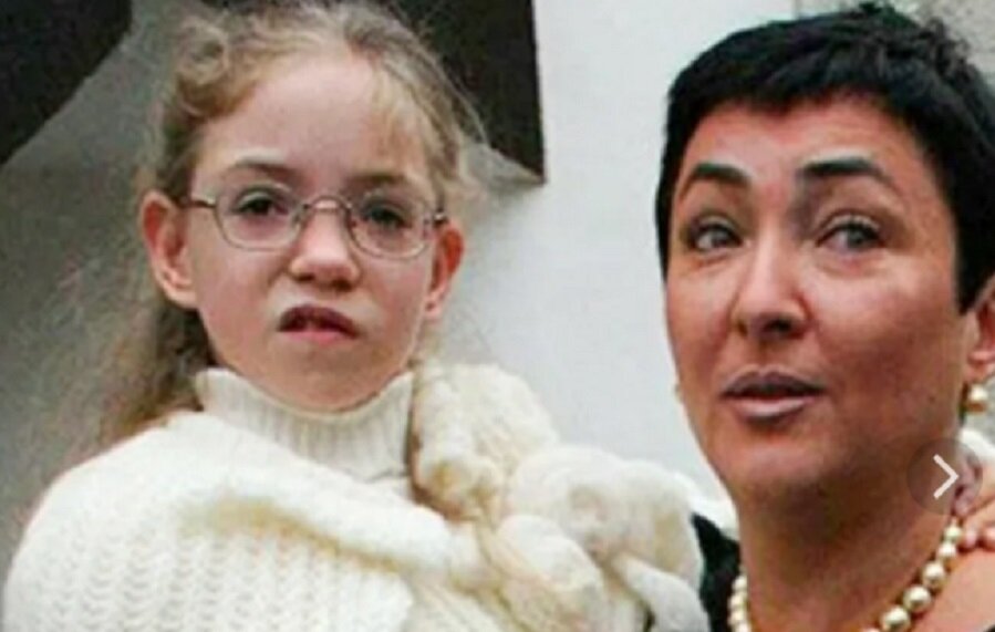 Ева не часто видела маму