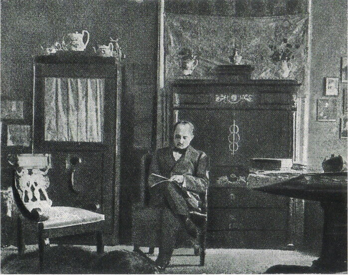 С.Ю. Жуковский в своем кабинете. Фотография. 1913 год