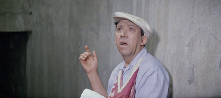 Кадр из фильма "Бриллиантовая рука" (1968)