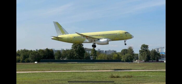 Фото: телеграм-канал "Пулемет Дегтярева". "Суперджет" в воздухе 