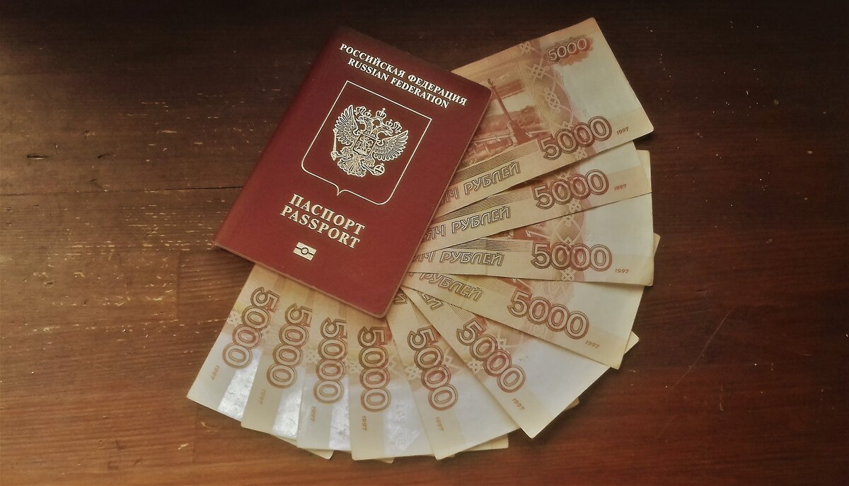 Долго и старательно копить крупные суммы я не умею, мне проще распоряжаться текущими доходами.