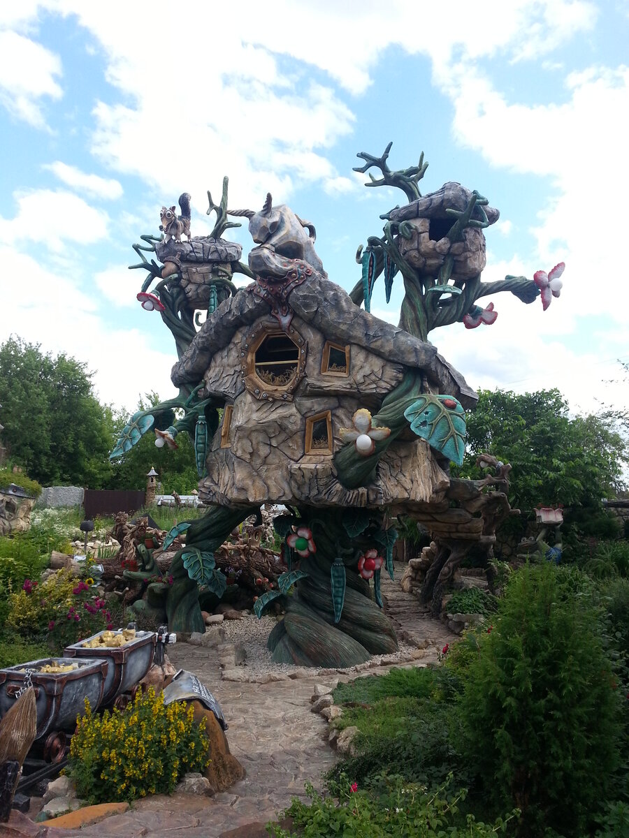 Сказочная Вихляндия. Козельск. 2018 год. Здесь и далее фото Михаила Медведева