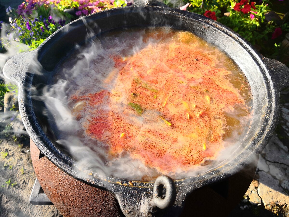 Шурпа в афганском казане