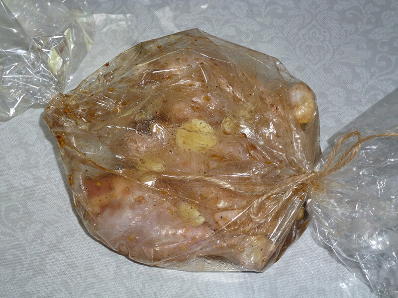 Рис с курицей в пакете для запекания. Куриная печень в пакете для запекания. Курица в пакете для запекания в духовке. Печень в духовке в пакете для запекания. Куриная печенка в рукаве в духовке.