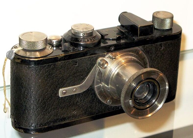 Leica I. Этот фотоаппарат стал основой для нашего ФЭДа.