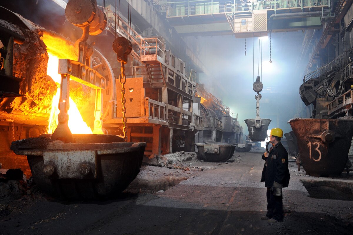 Один из плавильных цехов "Норникеля"