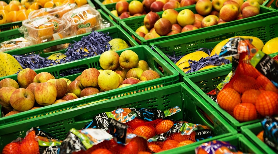 https://pixabay.com/photos/supermarket-vegetables-food-shop-2384476/