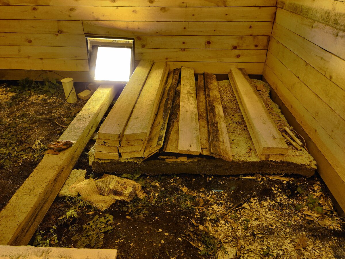 Заготовили поперечные лаги из доски 50/150 мм.