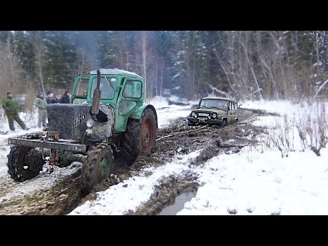 Трактора на севере по бездорожью. Русское бездорожье. Трактор Кировец бездорожье. Соревнования на тракторах по бездорожью видео.