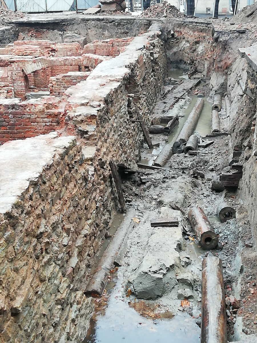 Деревянные трубы, сохранились великолепно!