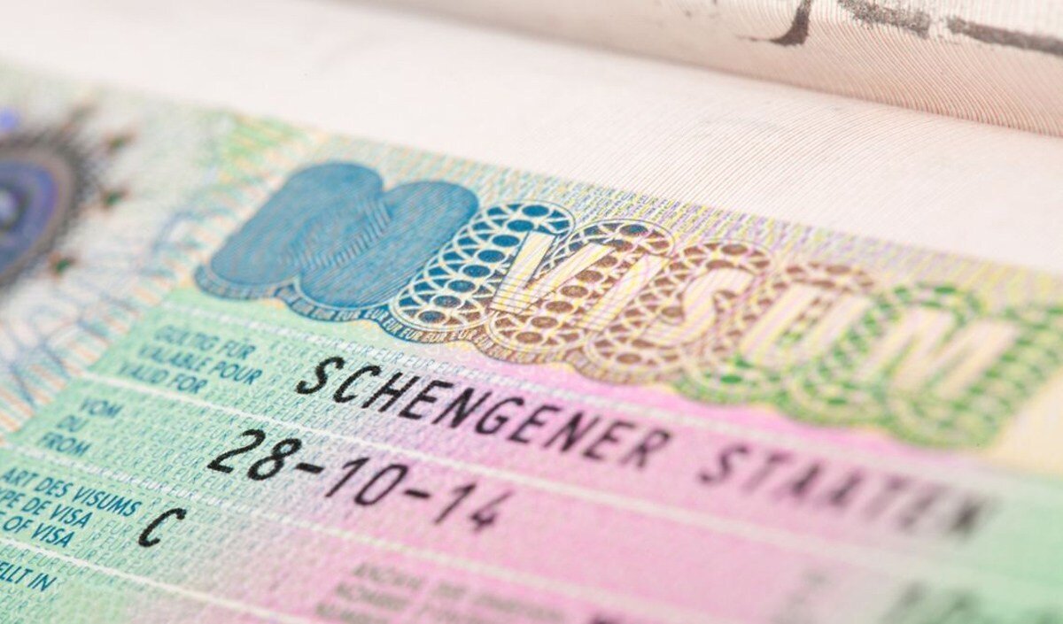 В хорватию нужна виза для россиян. Виза в Чехию. Шенген Чехия. Шенгенская виза фото.