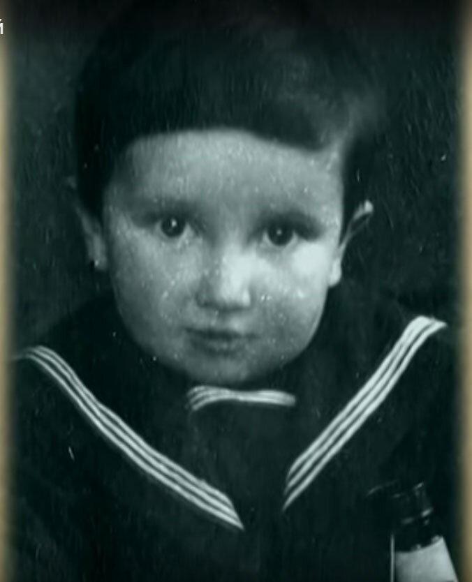 Евгений Весник в детстве