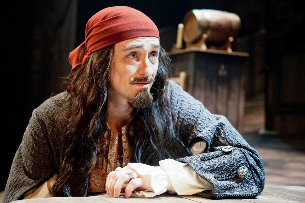 Сергей Безруков в роле Джона Сильвера