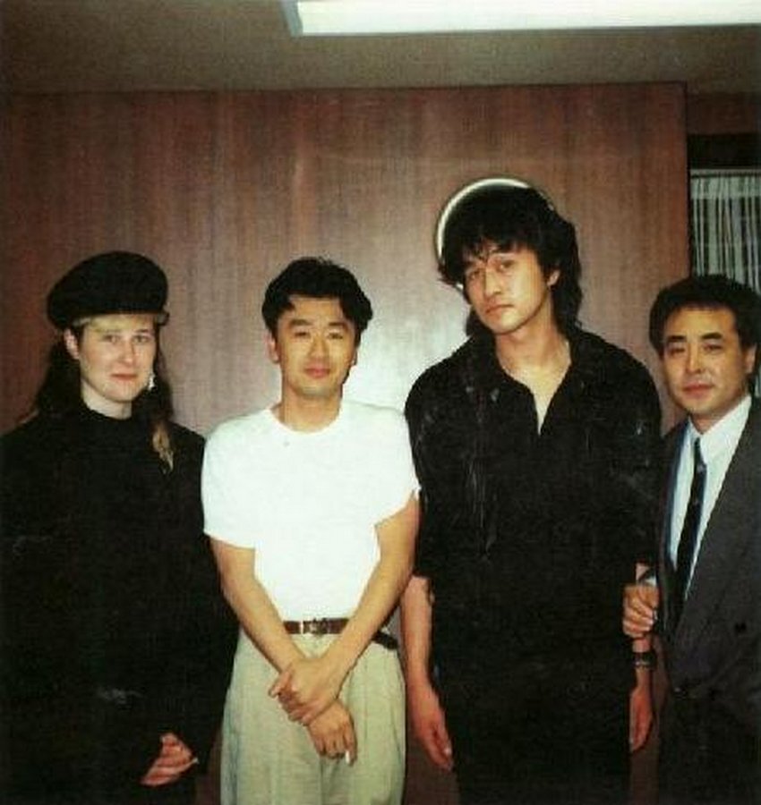 Джоанна Стингрей, Кейсуке Кувате, Виктор Цой, Йокичи Осато. фото из архива                                                       Д. Стингрей