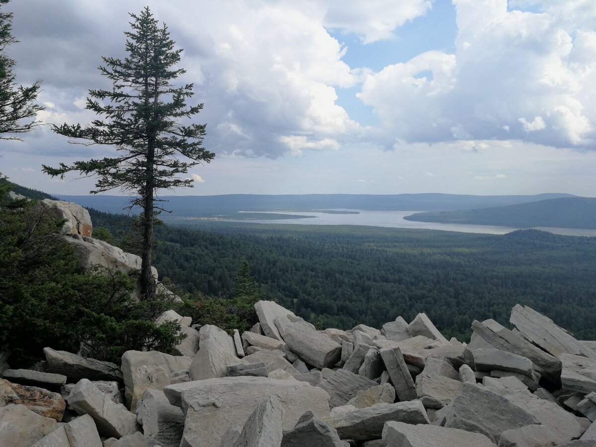 Горы Зюраткуль сопка