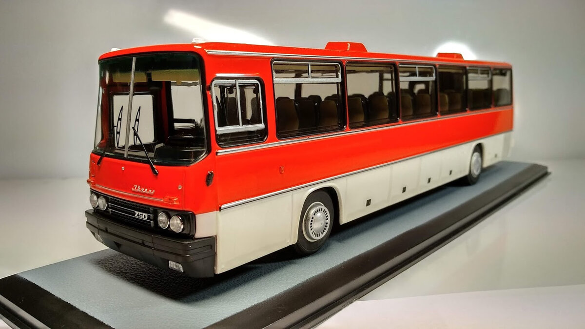 Модель автобуса марки Икарус в масштабе 1/43, от Classic Bus