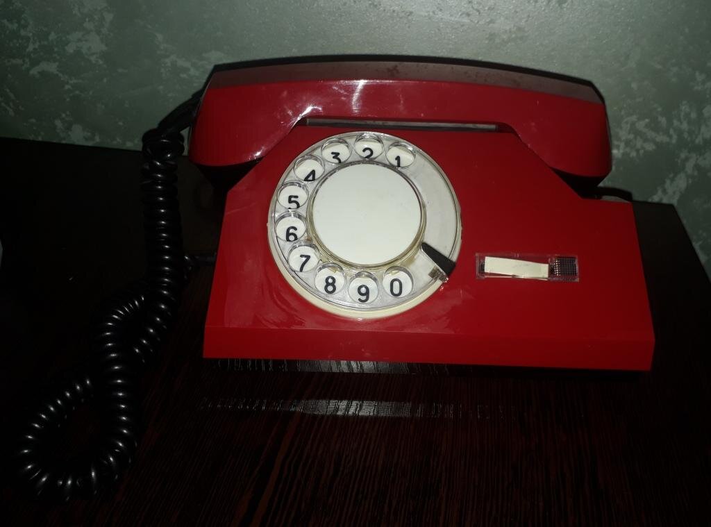 Рингтон советский телефон. Телефон ВЭФ та-72. Телефонный аппарат та-72. Советский телефон. Красный дисковый телефон.