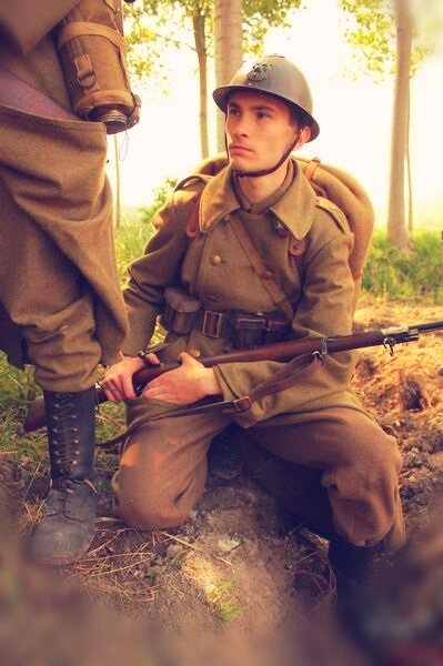 Фото 1. Реставрированные образцы армейской формы бельгийской армии времен Второй мировой войны. Источник: Яндекс.Картинки