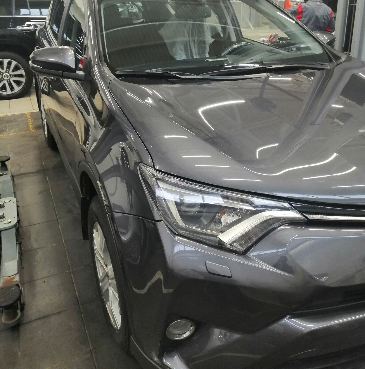 RAV4 в сервисе на ТО