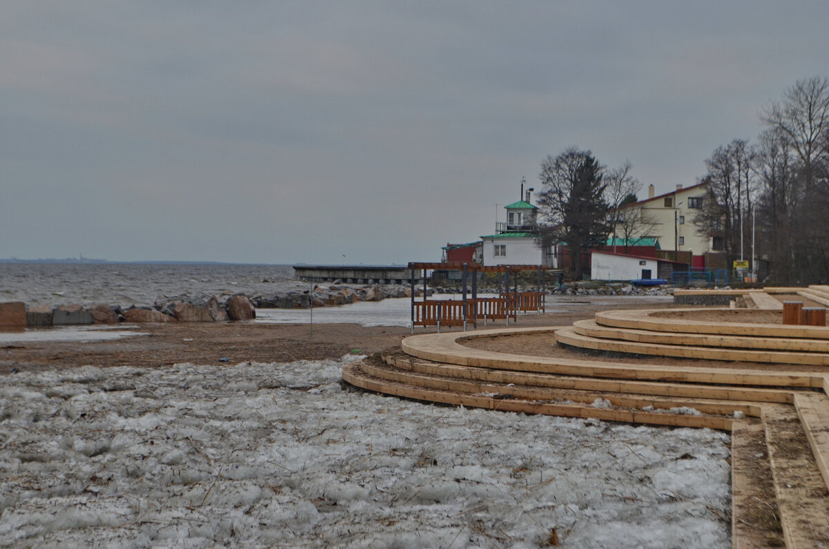 Парк морские Дубки в Лисьем носу. Парк Дубки Лисий нос. Лисий нос пляж.