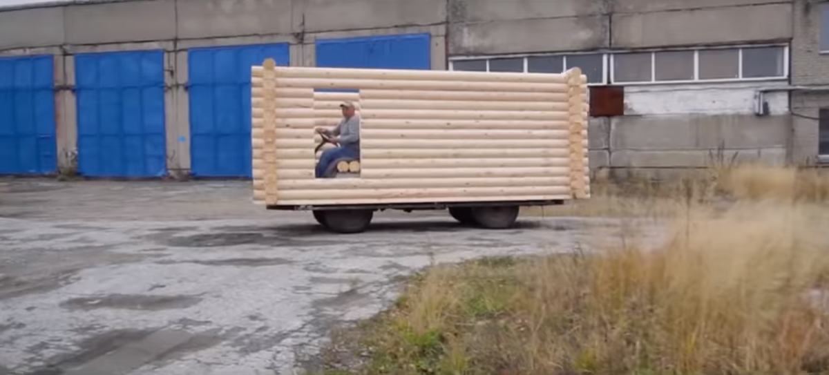 Мужики построили дерявянный дом на базе Уазика, вот что у них получилось