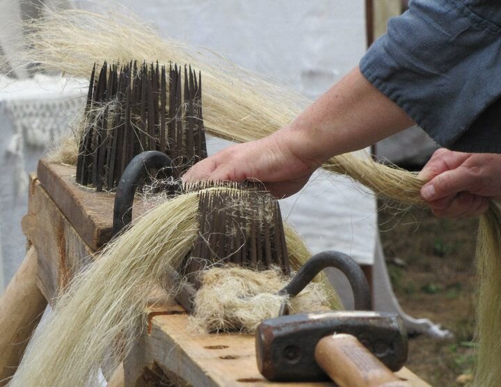 Вычесывание льна от кострицы