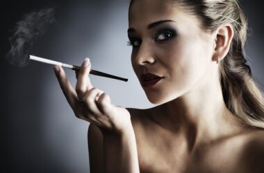 Сигаретный дым может вредить здоровью даже спустя несколько часов после использования табака