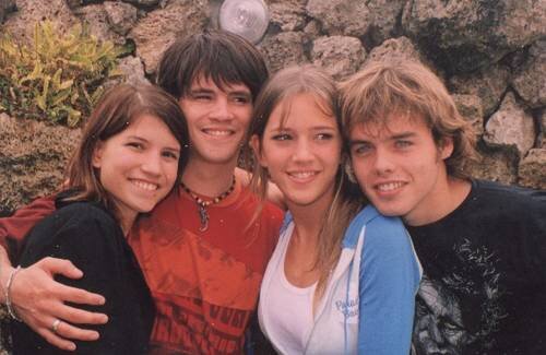 Некоторые из актеров до сих пор занимаются музыкой