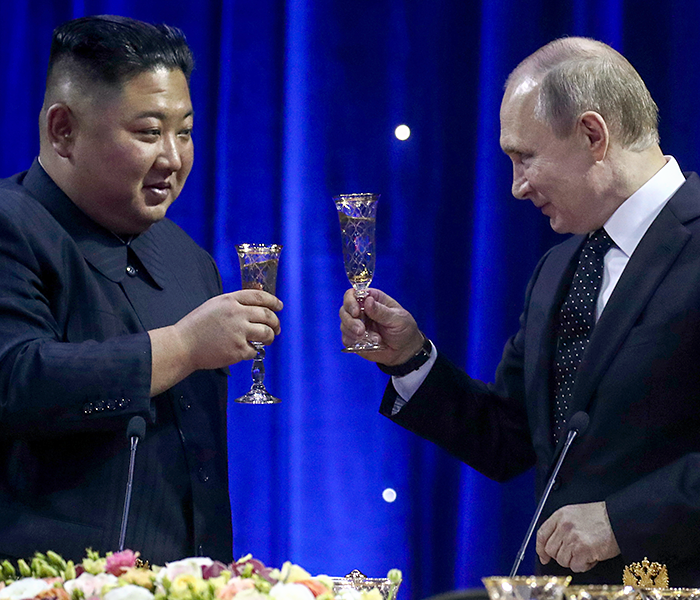 Ким Чен Ын восстанавливает отношения с Россией =)