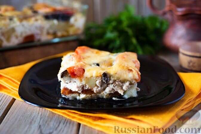 фарш мясной, баклажан, картофель, помидоры, лук репчатый, сыр твёрдый, яйца, молоко, соль, перец чёрный молотый, масло растительное