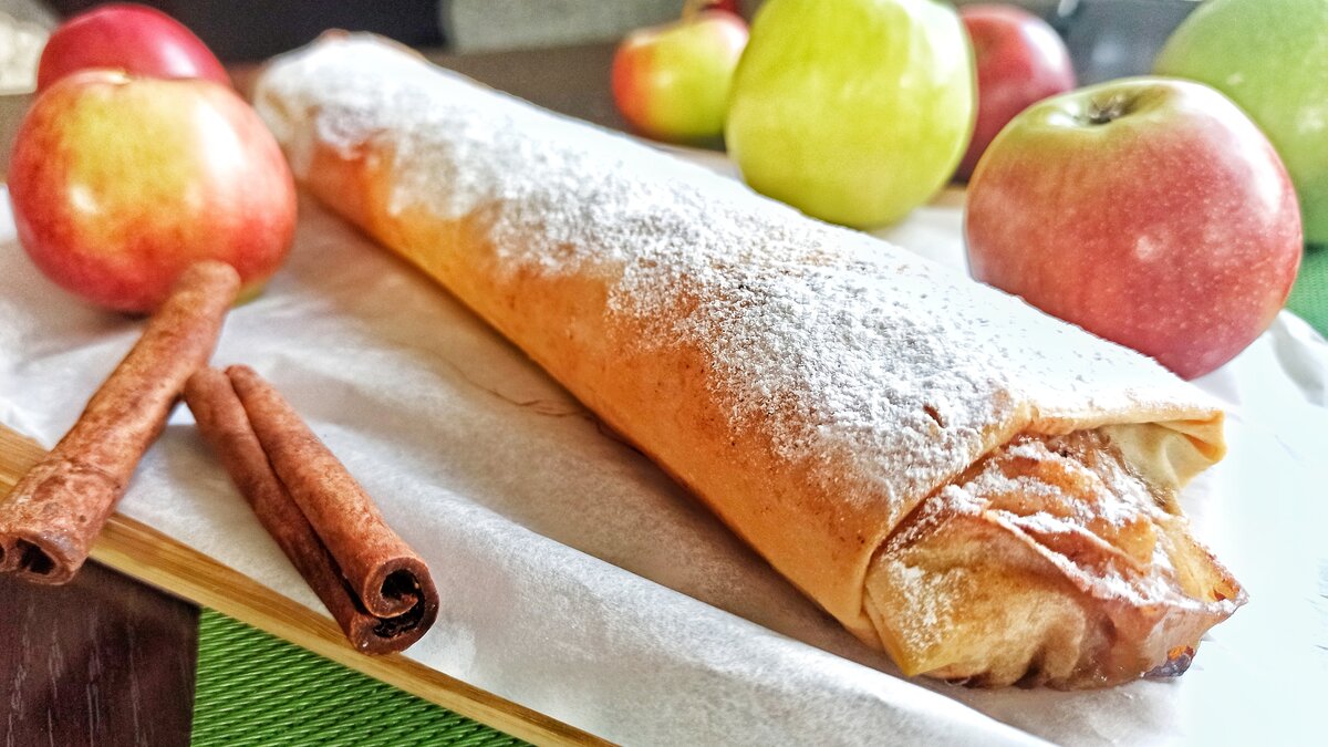 Яблочный штрудель. Фото автора.